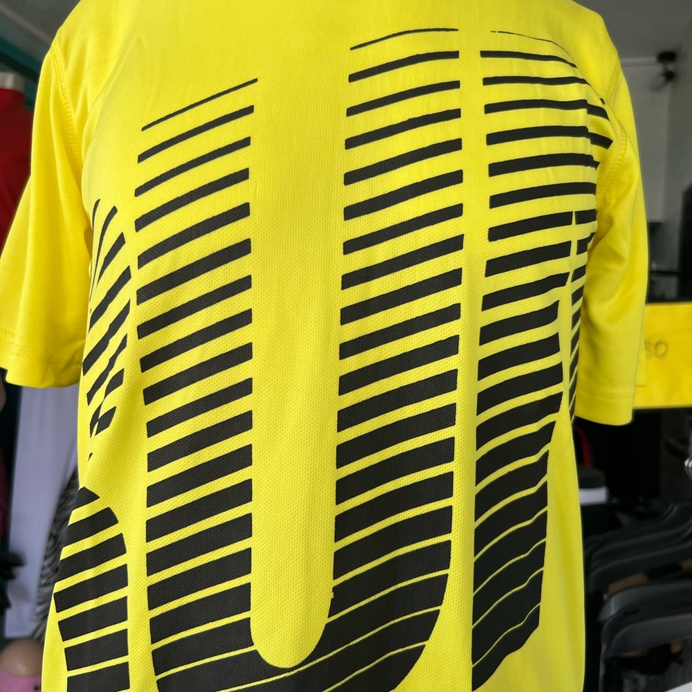 T-Shirt - Picture 5 of 16